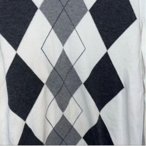 Men's Old Navy Cream & Black Argyle Sweater - Picture 4 of 6